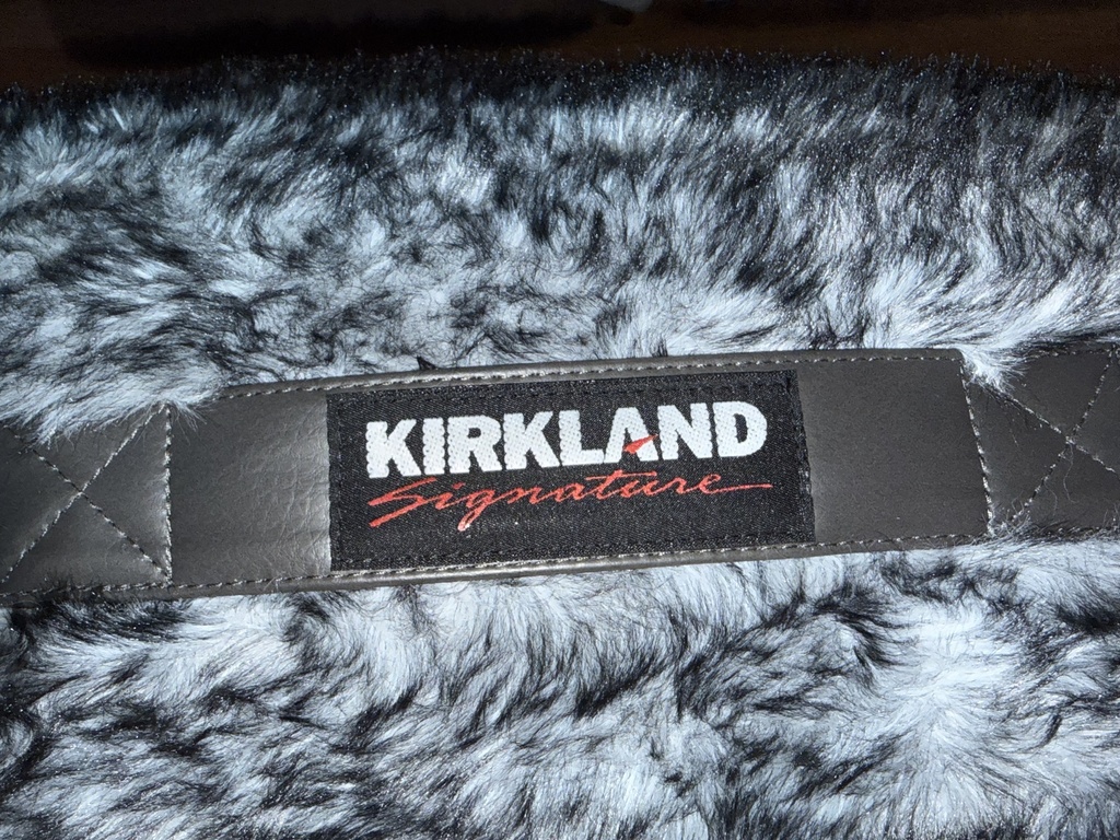 Kirkland Signature Aero Cloud Faux Fur Cuddler Pet Bed 40" x 32" — Gray (3)