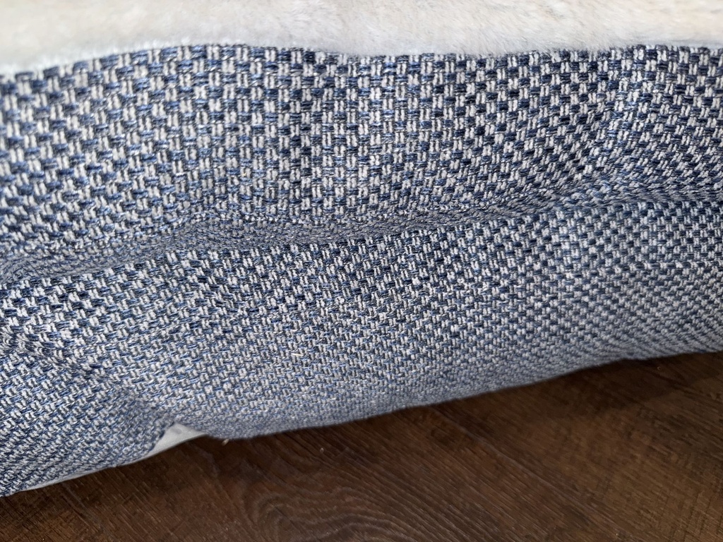 Gusset side detail