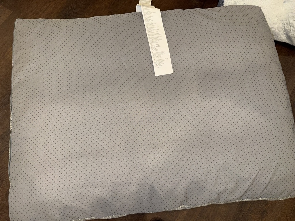Non-skid underside with Kirkland tag
