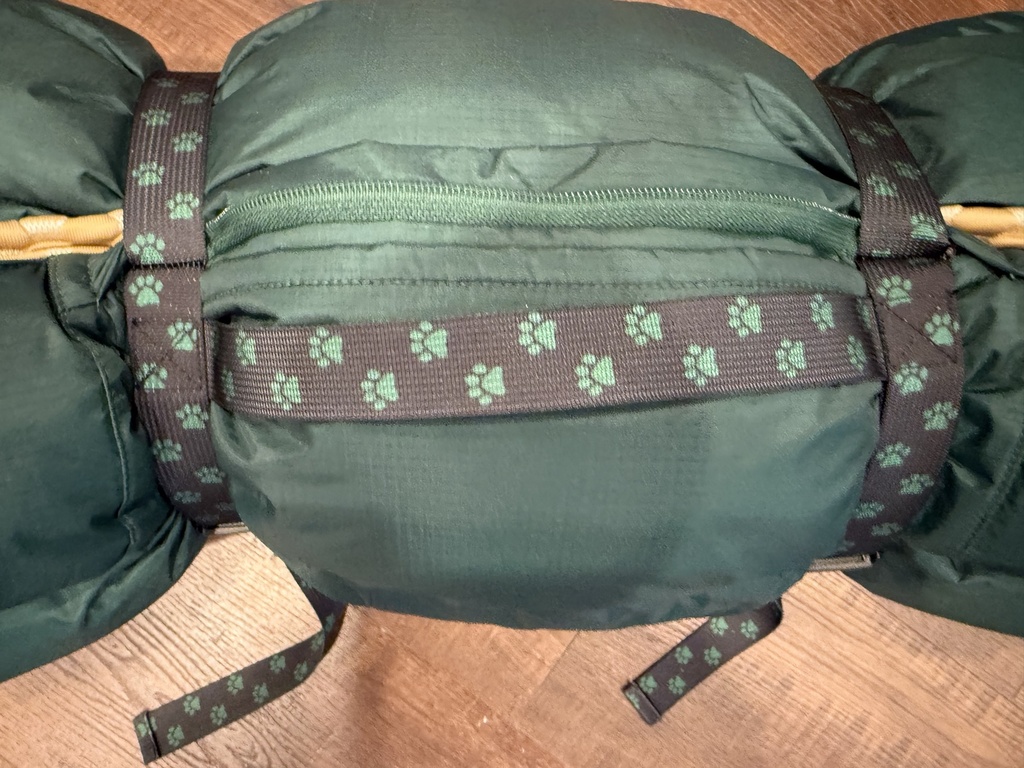 Zip pocket in the roll